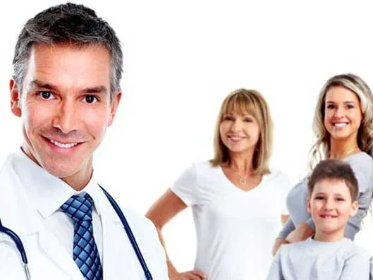 Family GP with a mother and two children at My Doctors Clinic Surfers Paradise